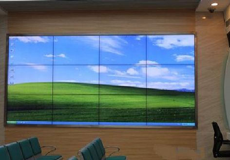 通道液晶拼接屏的另类用法。